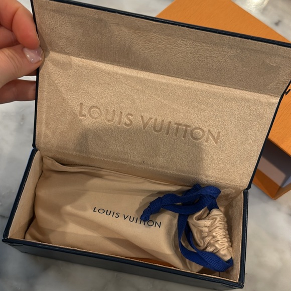 *Brand New Authentic* Louis Vuitton LV Pilot Sunglasses - Picture 13 of 15